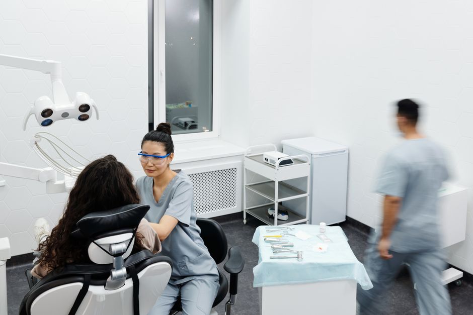 Studio dentistico moderno a Napoli con riunito odontoiatrico